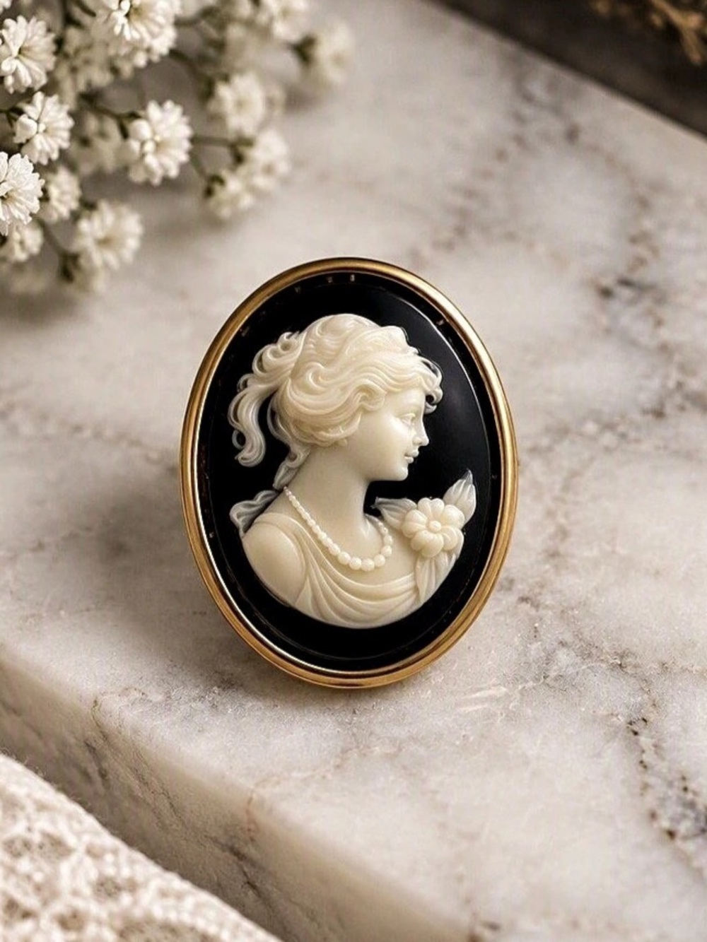 5/$25 Vintage Oval Cameo Brooch in Black & Gold